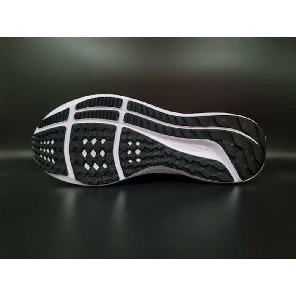 Nike Air Zoom Pegasus 39 Black White. SIZE 10.5 - DH4071-001